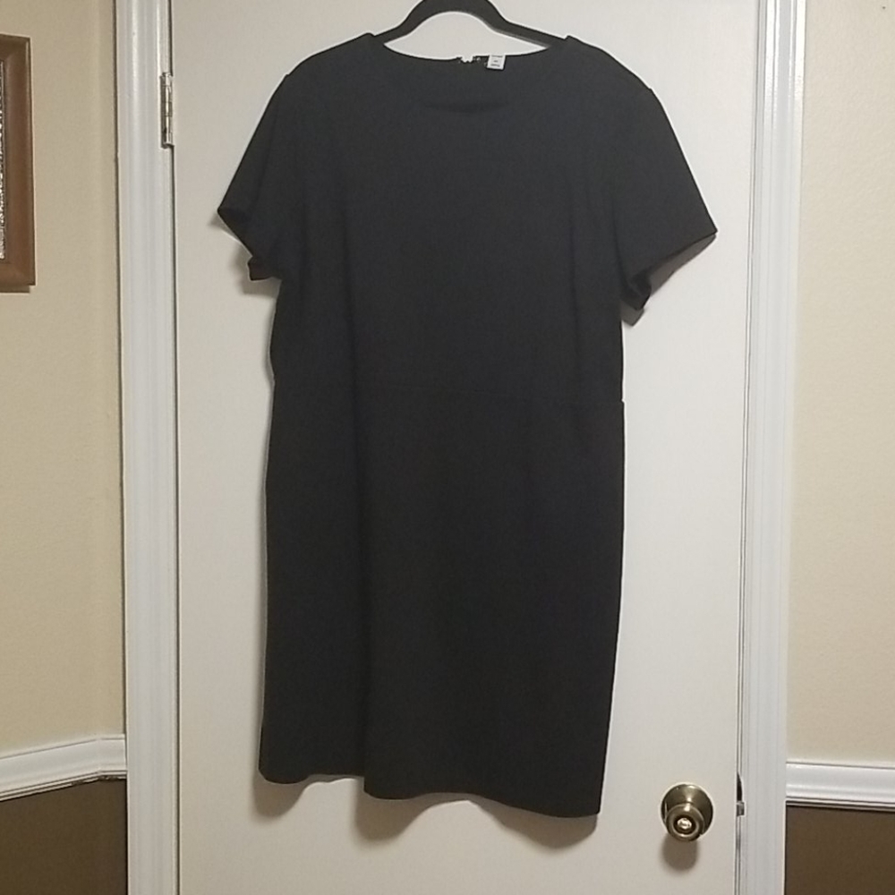 Old navy black ponte knit sheath dress